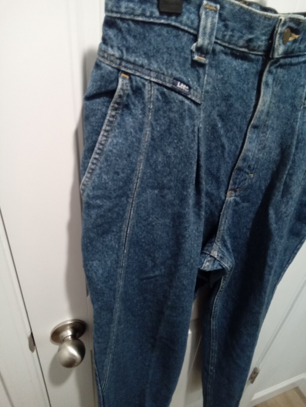 Vintage 80's Lee Jeans Sz 32"-12 Ins 30" High-Rise Pleated Waist-Pocketless Back - Picture 7 of 14
